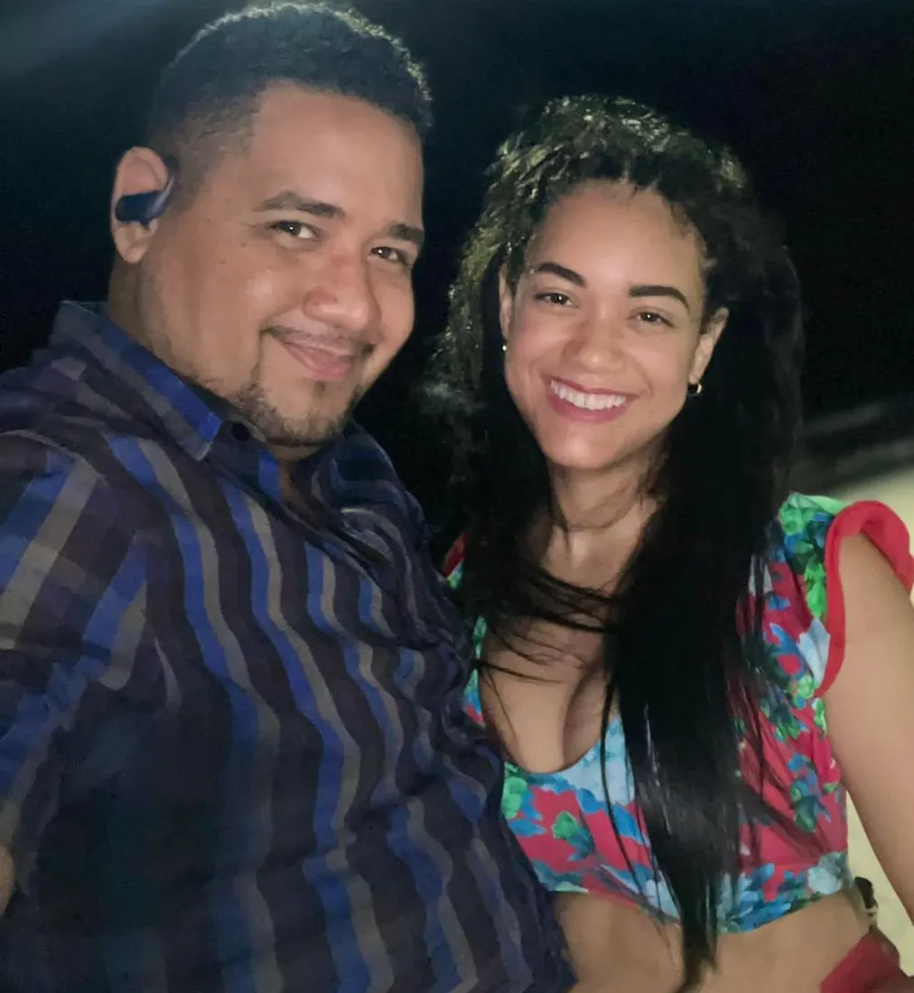 Jhomar y Angie en una selfie nocturna